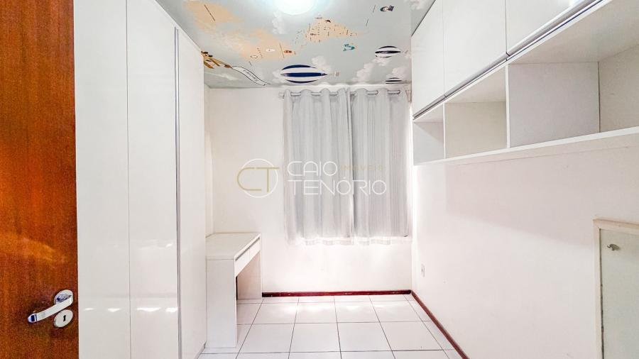 APARTAMENTO COM 2 QUARTOS NO EDIFÍCIO PLATANUS